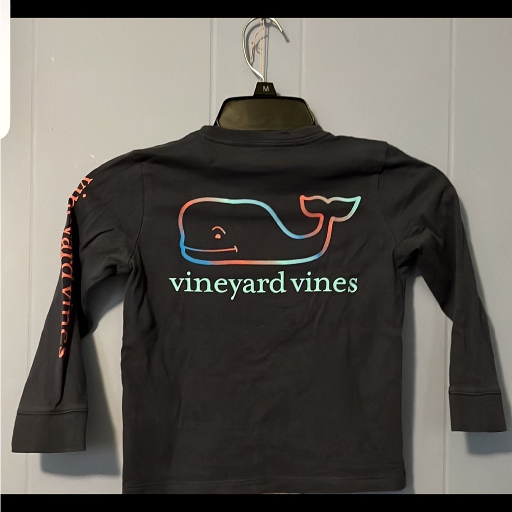 Vineyard vines tee